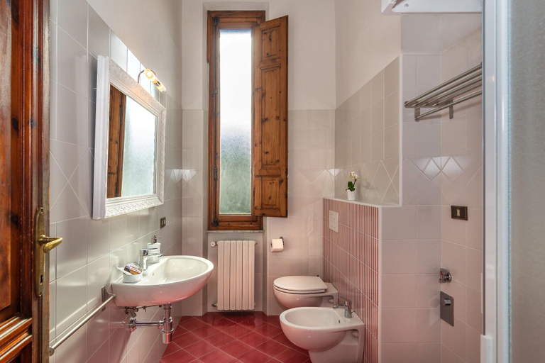Bathroom 5, Villa Ricci Suites, Lucca