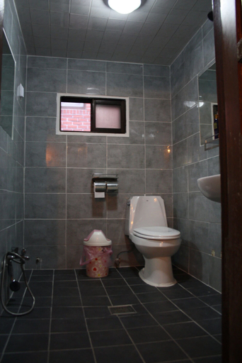 Bathroom 4, Mr.Comma Guesthouse - Hostel, Mapo