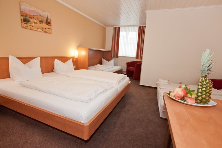 Bedroom 4, Das Landhotel Am Trätzhof, Fulda