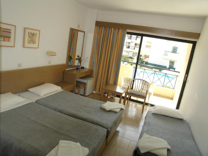 Bedroom 4, Hotel Summerland, South Aegean