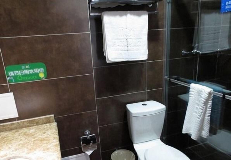 Bathroom 3, GreenTree Inn Tianjin Jinnan District Xianshui Guyuetan Express Hotel, Tianjin