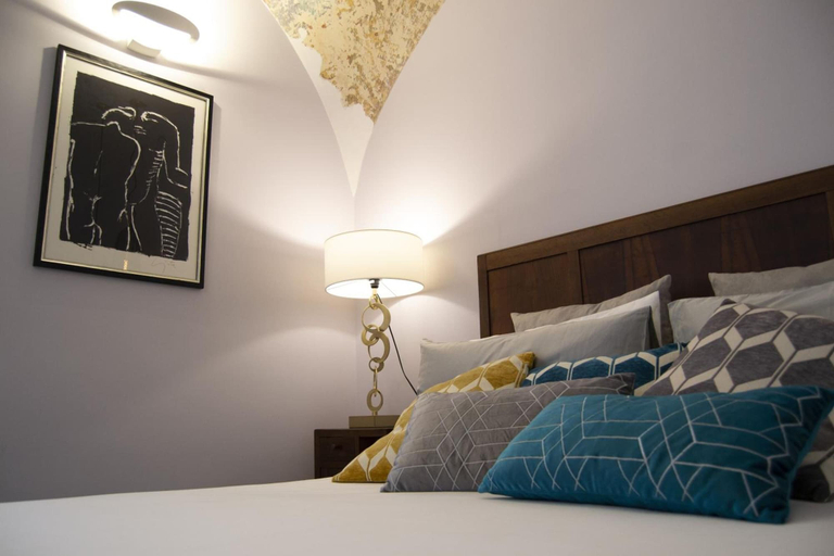 Bedroom 2, Palazzo Stendardo B&b, Salerno