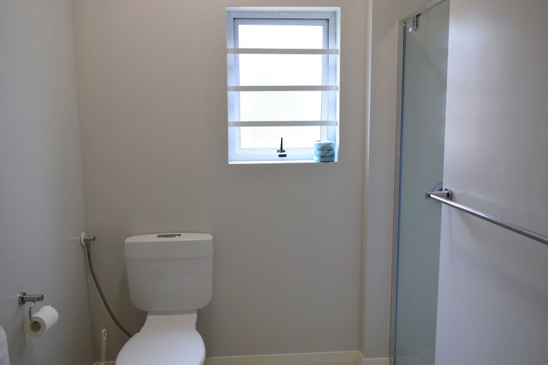 Bathroom 3, Left Bank, Far North
