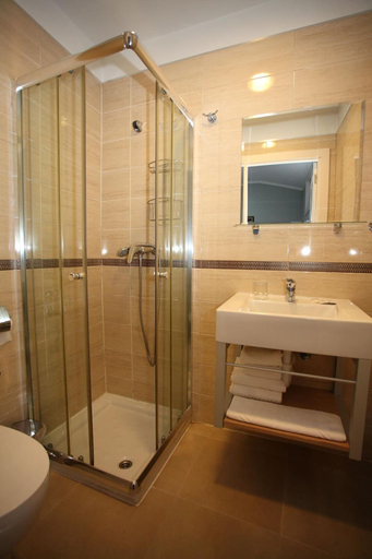 Bathroom 3, Pensión Jade, Cantabria