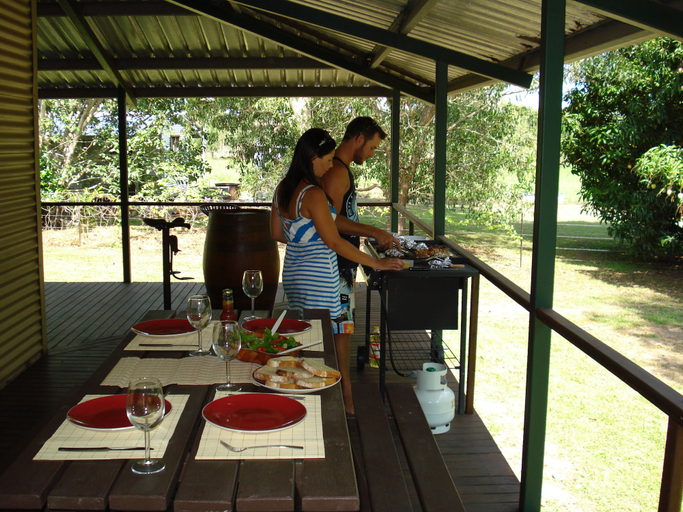 Food & Drinks 5, Berry Creek Bush Retreat, Litchfield - Pt B
