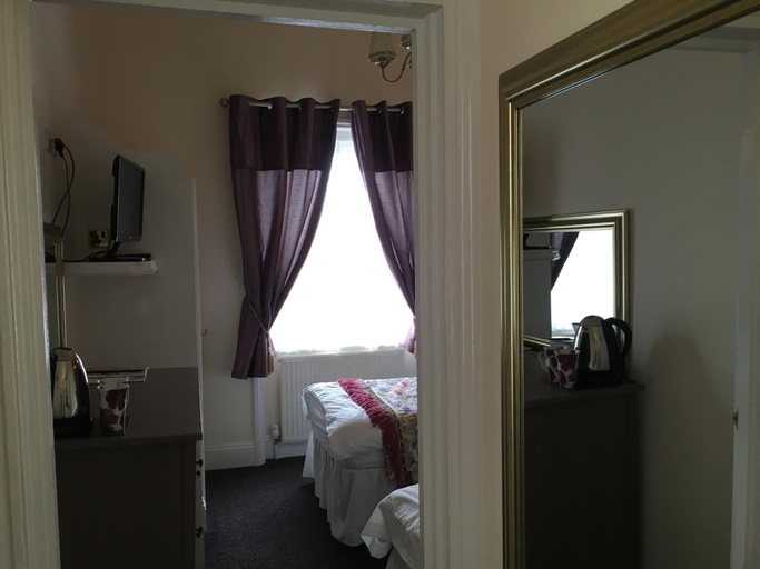 Bedroom 2, Atlanta Guesthouse, East Sussex