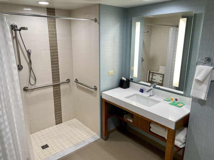 Bathroom 4, Hyatt Place Ocean City / Oceanfront, Worcester