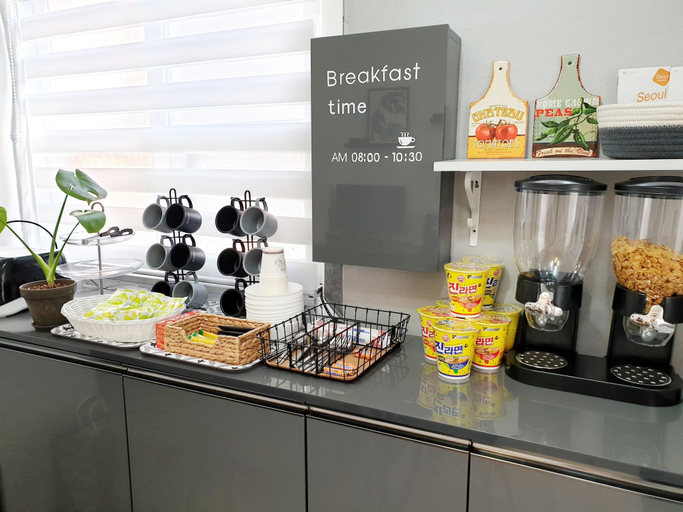 Food & Drinks 4, Y Road 135, Yeongdeungpo