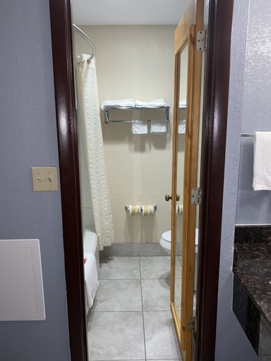 Bathroom 4, Econo Lodge Lafayette near University, Tippecanoe