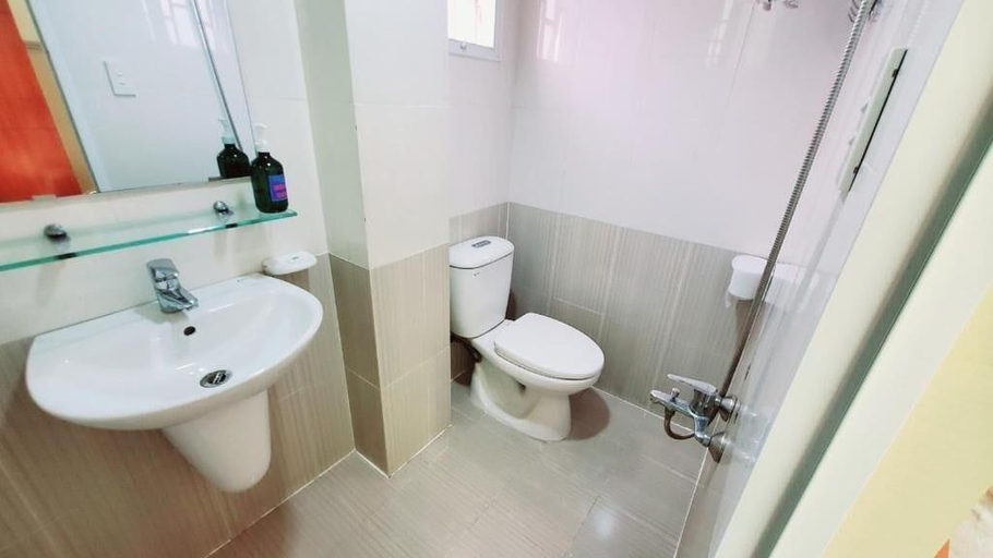 Bathroom 4, Thanh An Hotel, District 12