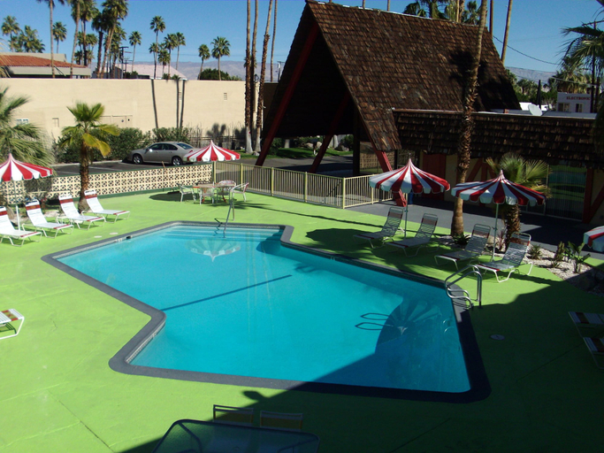 Sport & Beauty 1, Desert Lodge, Riverside
