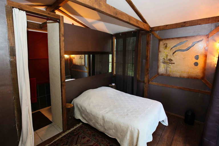 Bedroom 2, Les Milles et une Nuits, Haute-Corse