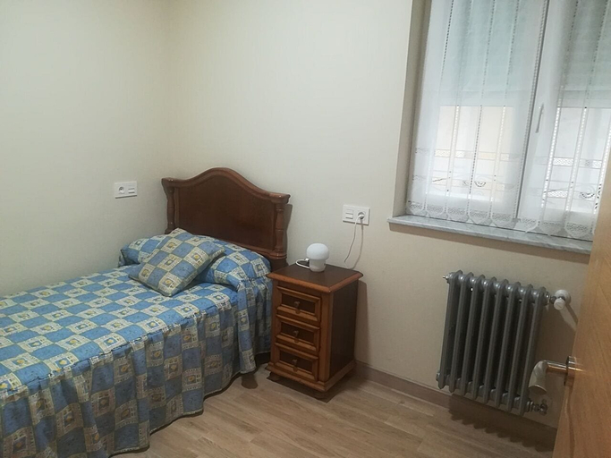 Bedroom 3, El Fondon, Asturias