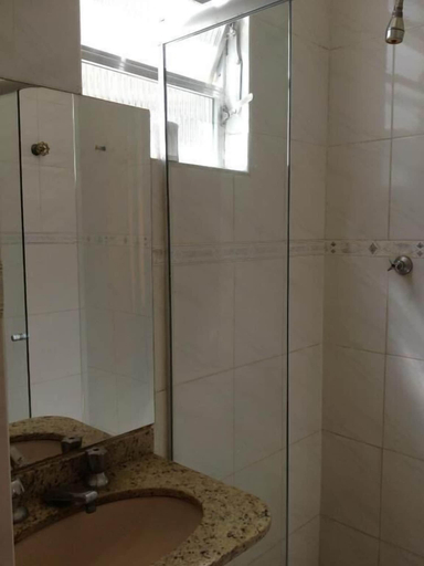 Bathroom 4, Hotel Asnico, Rio de Janeiro