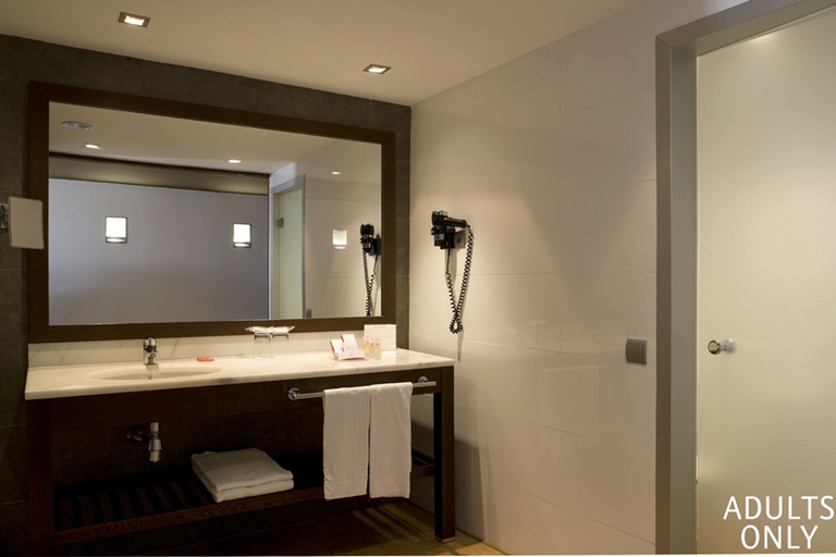 Bathroom 5, Magnolia Hotel Salou - Adults Only, Tarragona