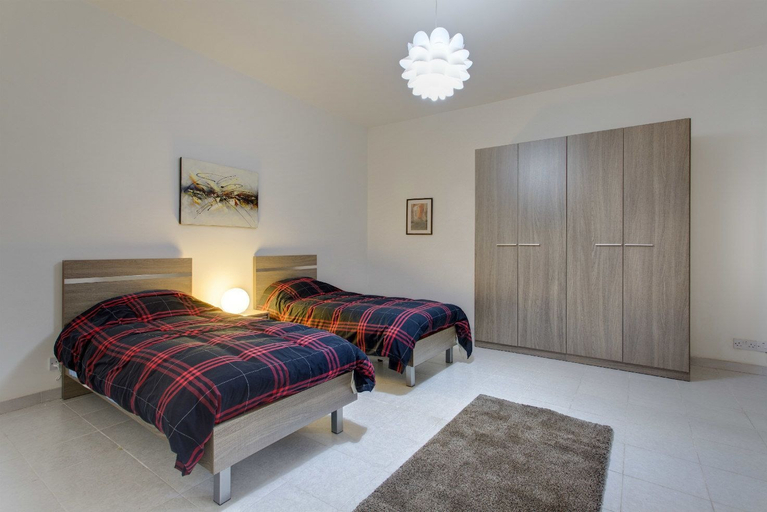 Bedroom 3, Seafront Apartment, Marvelous Views GR8 Location