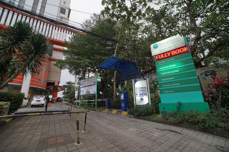 Exterior & Views 2, Apartment Bogor Valley, Bogor