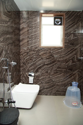 Bathroom 3, Hotel Leela, Thane