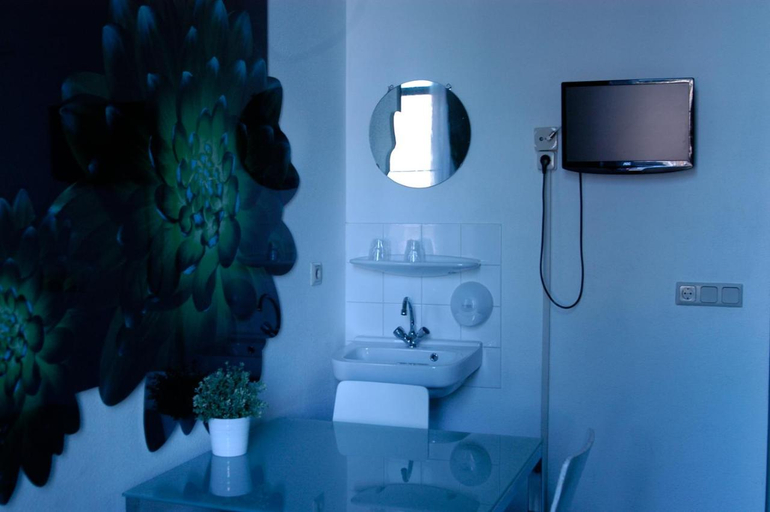 Bathroom 5, Rembrandt Square Hotel, Amsterdam