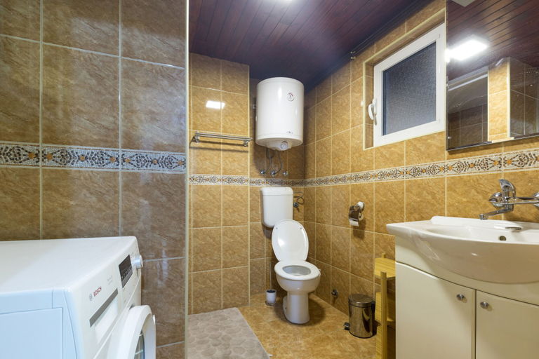 Bathroom 3, Belgrade Center Apartment V, Belgrade