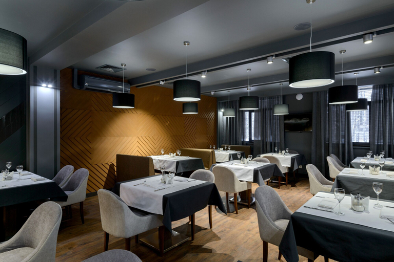Food & Drinks 5, Park Wood Hotel, Novosibirskiy rayon