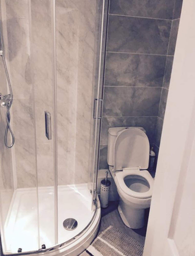 Bathroom 4, The Beeches, Leicestershire