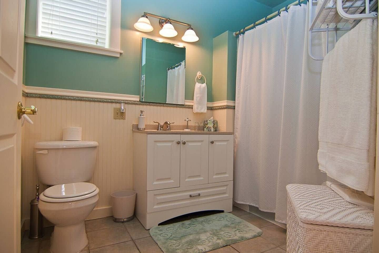 Bathroom, Lori Lanes 'romeo Cottage' ~ 2 Bedroom ~ Downtown, Jackson