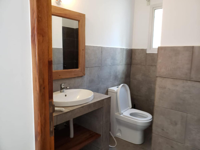 Bathroom 3, Biserka House, Kaskazini 'B'