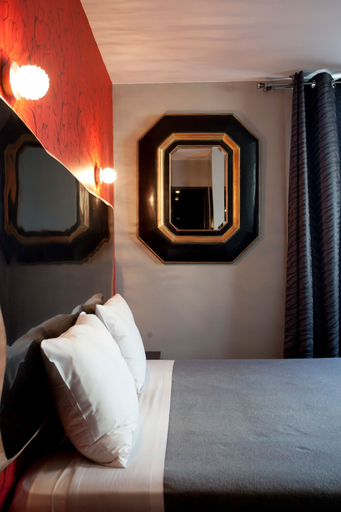 Bedroom 4, Hôtel Cosmopolitain, Pyrénées-Atlantiques