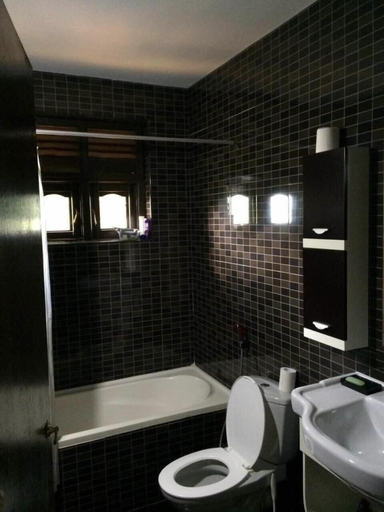 Bathroom, Kandy C, Udapalatha