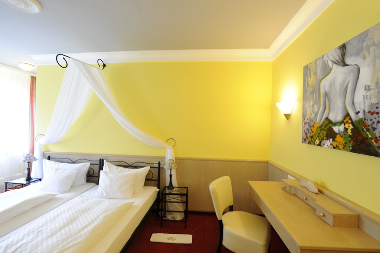 Bedroom 3, Hotel Ambiente, Lörrach