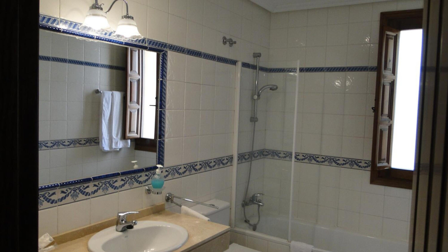 Bathroom 3, Hotel Vettonia, Ávila