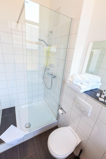 Bedroom 5, Ruhr Inn Hotel, Ennepe-Ruhr-Kreis