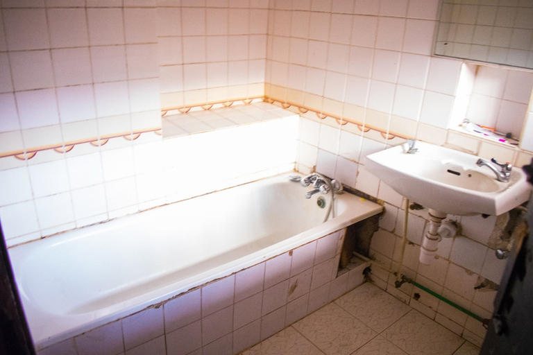 Bathroom 4, Divine Fountain Agidingbi, Ikeja