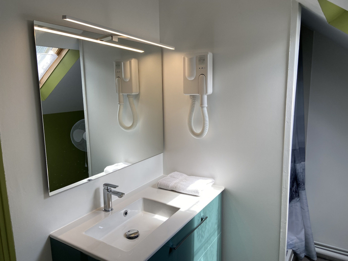 Bathroom 5, Le Moulin Calme, Sarthe