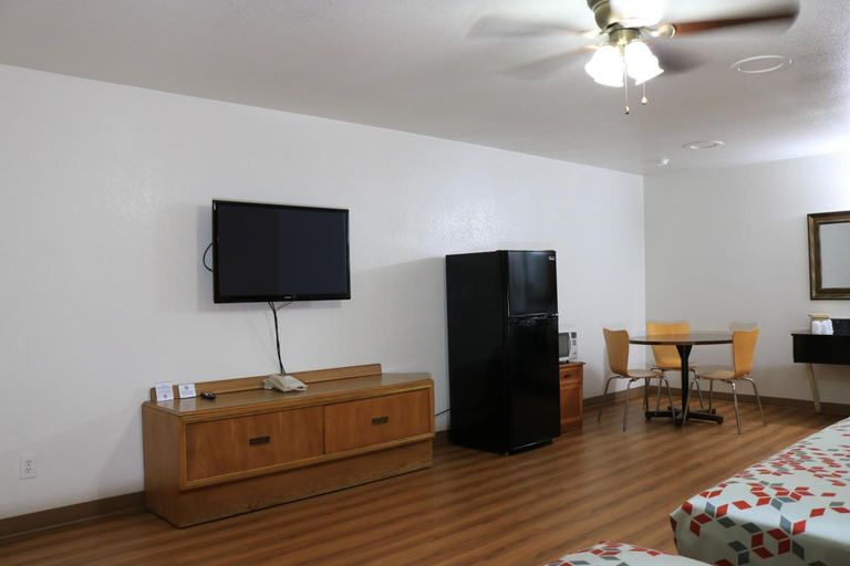 Others 4, Heritage Inn & Suites, Butler