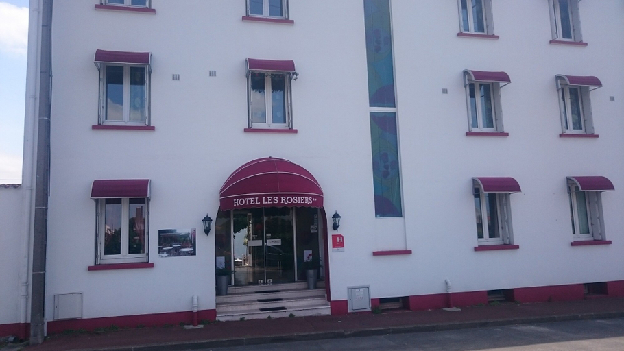 Exterior & Views 2, Hôtel Les Rosiers, Charente-Maritime