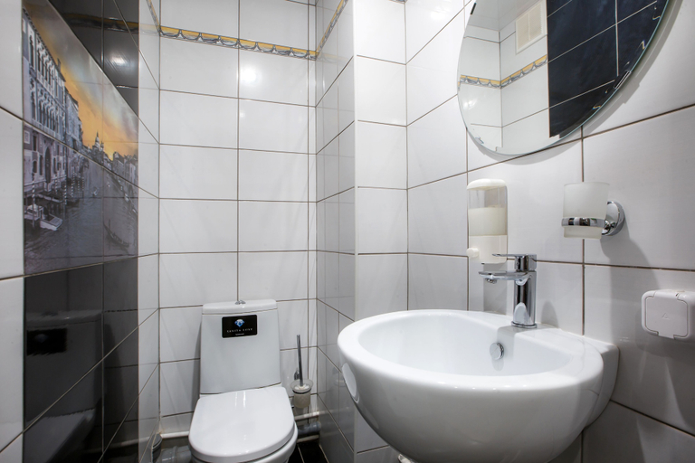 Bathroom 4, Hostel Uspenskiy Dvor, Ekaterinburg gorsovet