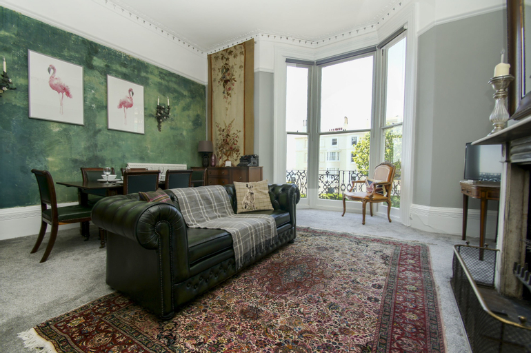 Regency Apartment Sea View by Brighton Holiday Lets, Brighton and Hove