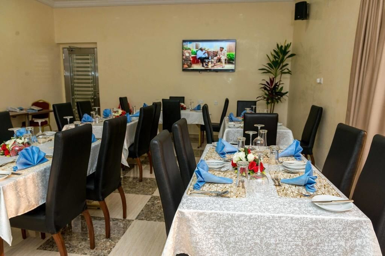 Food & Drinks 5, Sefcon Suites and Apartment, AbujaMun