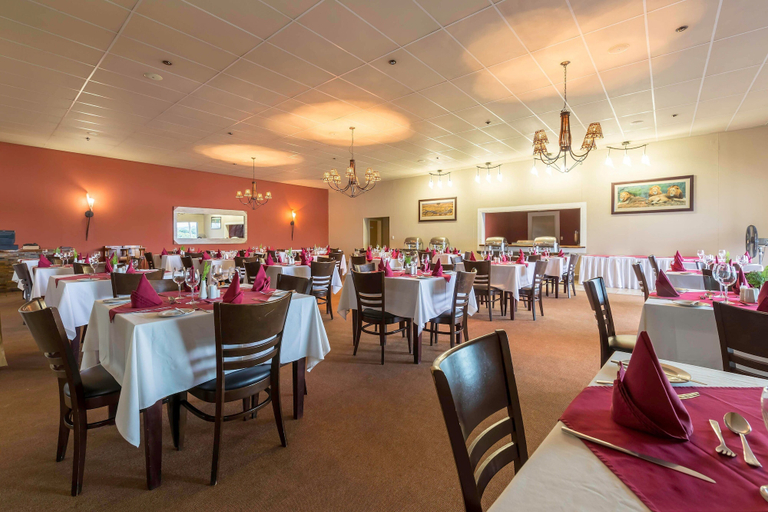 Food & Drinks 5, Protea Hotel by Marriott Zambezi River Lodge, Sesheke