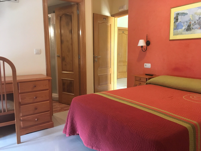 Bedroom 3, Pension Areas, A Coruña