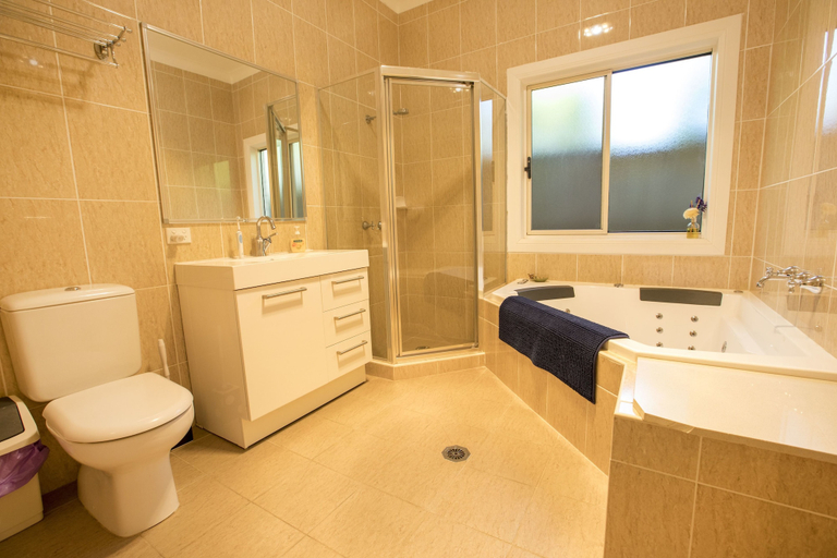 Bathroom 2, The Art House, Blue Mountains