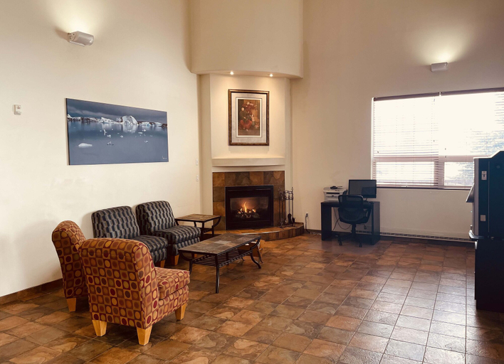 Others 5, Aurora Park Inn & Suites, Peace River
