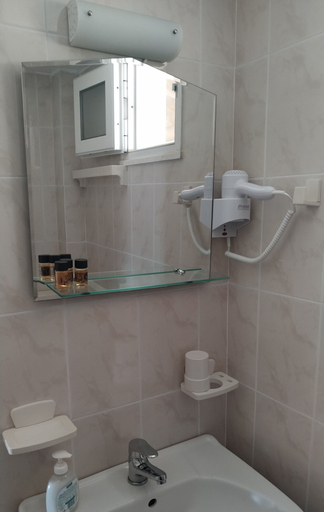 Bathroom 4, The Port, Central Macedonia