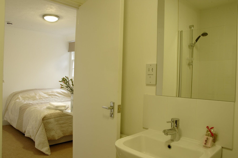 Bathroom 4, The White Horse Inn, East Sussex