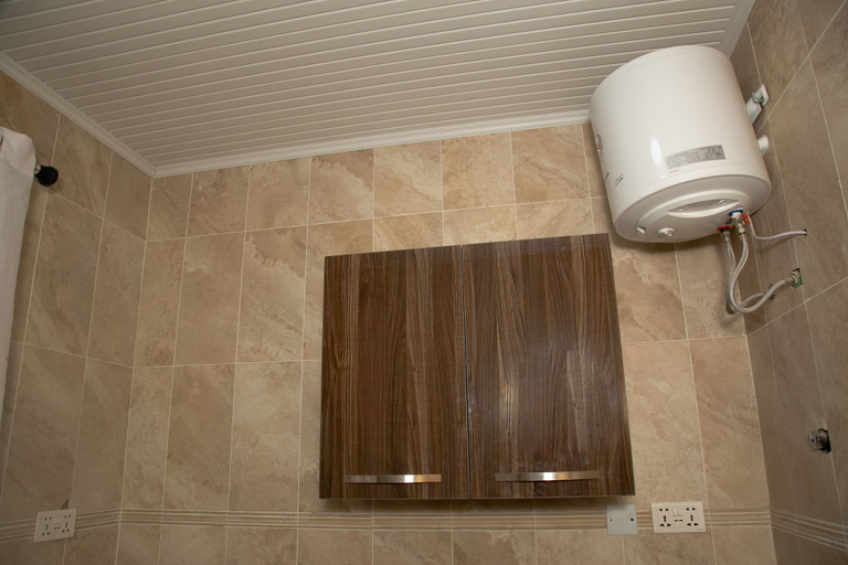 Bathroom 5, Ange Hill Hotel, Accra