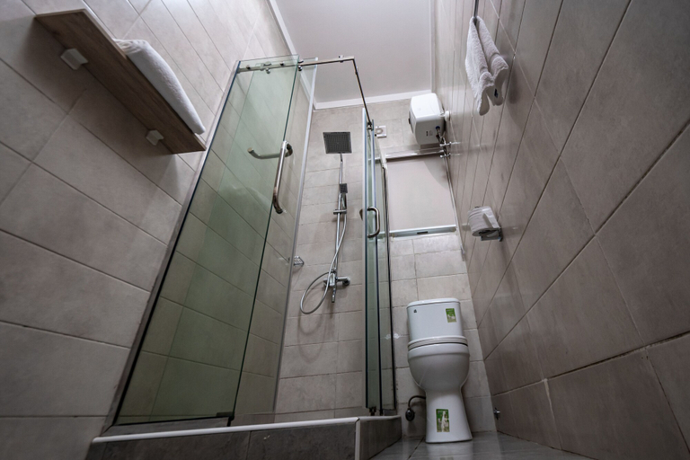 Bathroom 3, Quest Boutique Hotel, AbujaMun