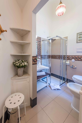Bathroom 5, B&B Palazzo Benso, Palermo