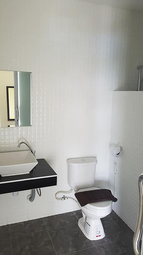 Bathroom 3, Room 18 at PTT Wangchao, K. Wang Chao